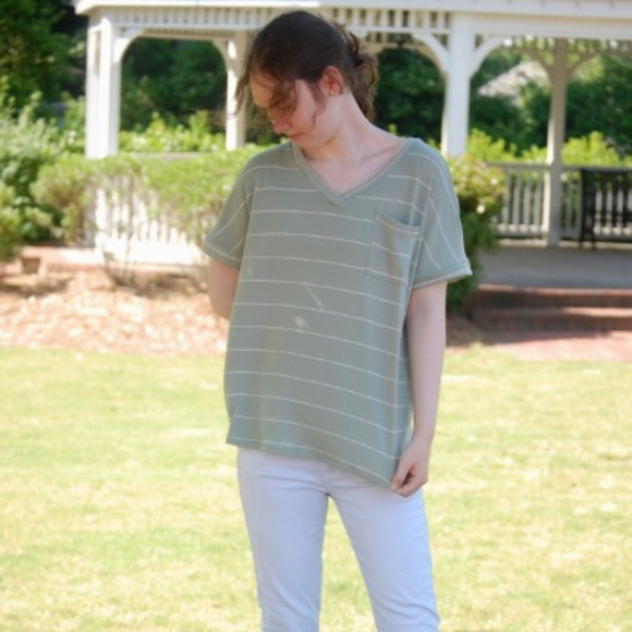 Spring / Summer/ Easter Top Green Striped Pocket Top Hailey & Co - Picture 4 of 4